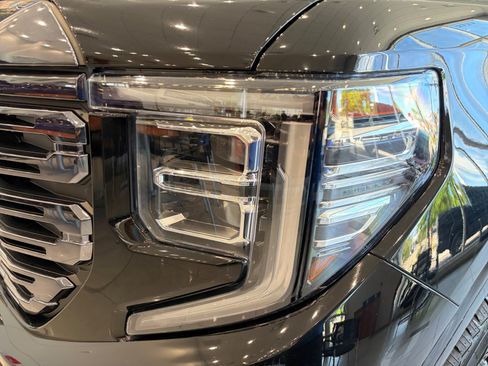 Used 2024 GMC Sierra 1500 Denali Ultimate AWD/4WD image 9