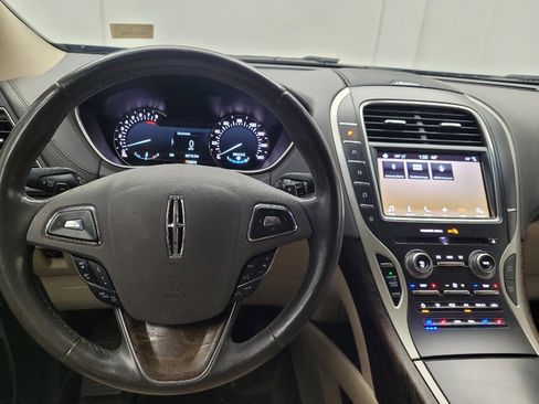 Used 2017 Lincoln MKX Reserve w/ Driver Assistance Package image 22