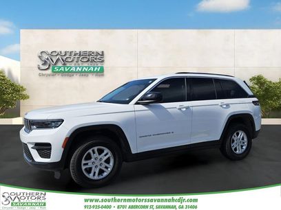 Used 2023 Jeep Grand Cherokee Laredo w/ Luxury Tech Group I