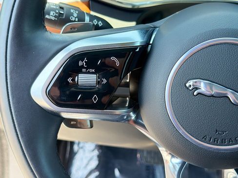 Used 2024 Jaguar F-PACE R-Dynamic S AWD/4WD image 38