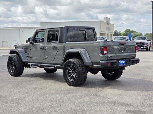 Used 2023 Jeep Gladiator Sport AWD/4WD image 5