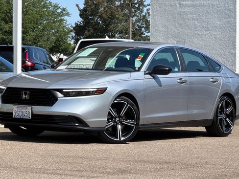 Used 2023 Honda Accord Sport image 2