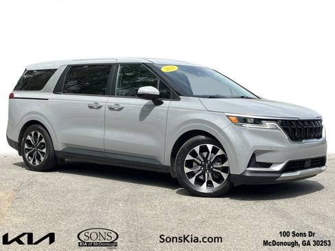 Used 2022 Kia Carnival EX FWD image 1
