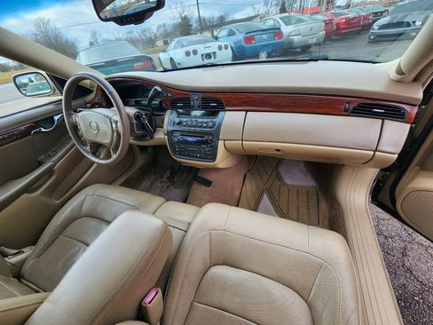 Used 2005 Cadillac De Ville Sedan w/ Equipment Group image 15