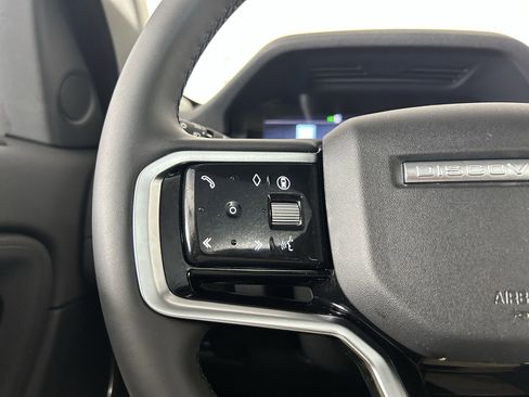 Used 2025 Land Rover Discovery Sport S image 15