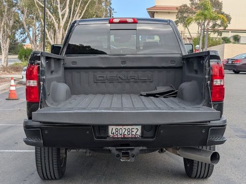 Used 2016 GMC Sierra 2500 Denali w/ Duramax Plus Package AWD/4WD image 9
