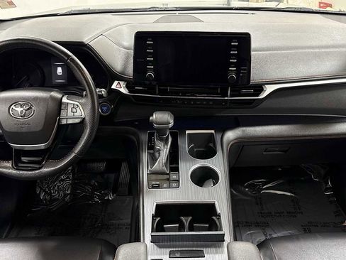 Used 2021 Toyota Sienna XSE image 28