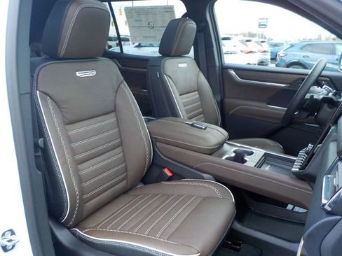 New 2026 GMC Acadia Denali Ultimate w/ LPO, All-Weather Package AWD/4WD image 28