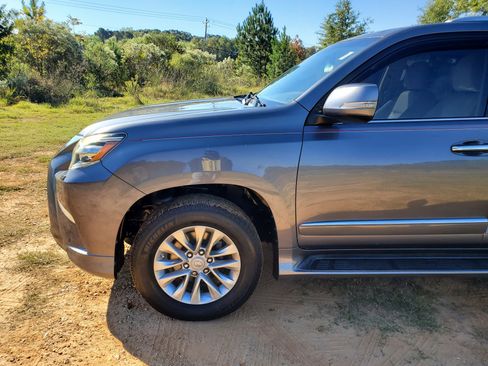 Used 2015 Lexus GX 460 image 5