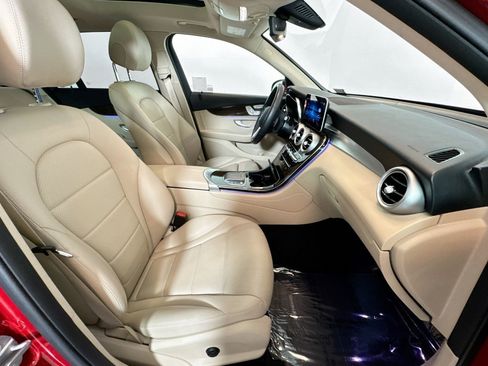 Used 2021 Mercedes-Benz GLC 300 4MATIC image 27