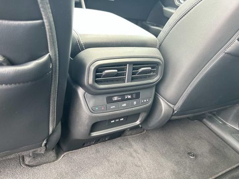 Used 2025 Honda Pilot Touring image 25