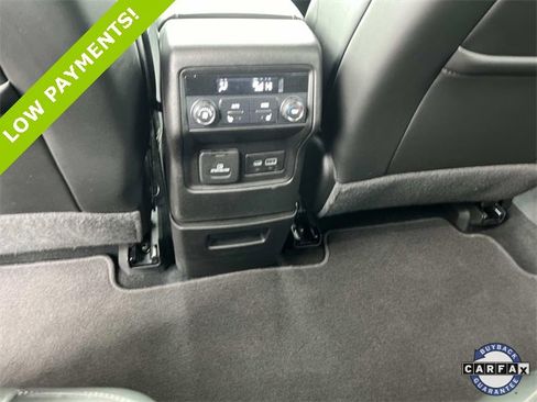 Used 2021 GMC Acadia SLT w/ Technology Package image 17