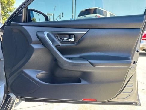 Used 2016 Nissan Altima 2.5 SV w/ Convenience Package FWD image 32