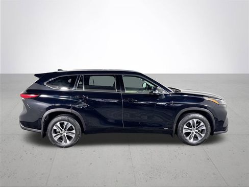 Used 2021 Toyota Highlander XLE image 5
