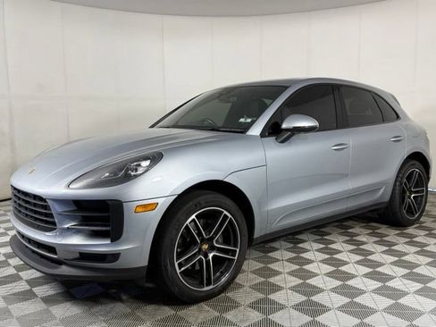 Used 2020 Porsche Macan AWD/4WD image 2