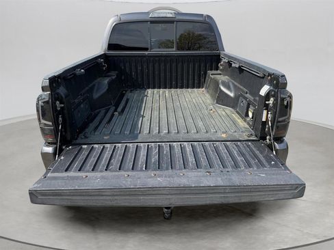 Used 2016 Toyota Tacoma TRD Sport w/ Towing Package image 11