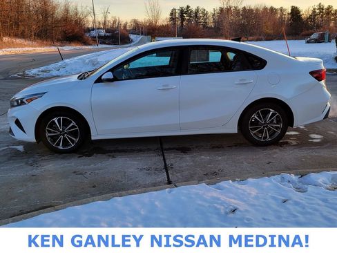 Used 2023 Kia Forte LXS w/ LXS Technology Package image 6