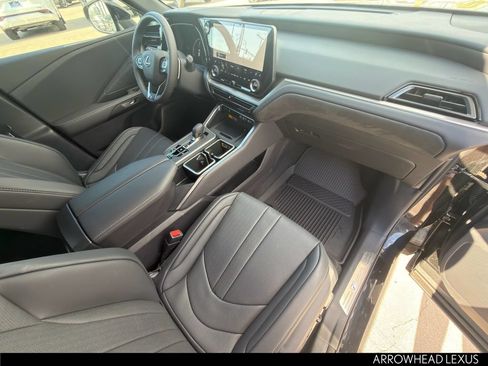 Used 2026 Lexus TX 500h AWD w/ Technology Package image 11