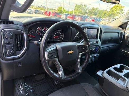 Used 2021 Chevrolet Silverado 1500 LT AWD/4WD image 14
