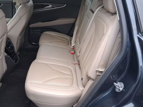 Used 2022 Lincoln Nautilus Reserve image 12