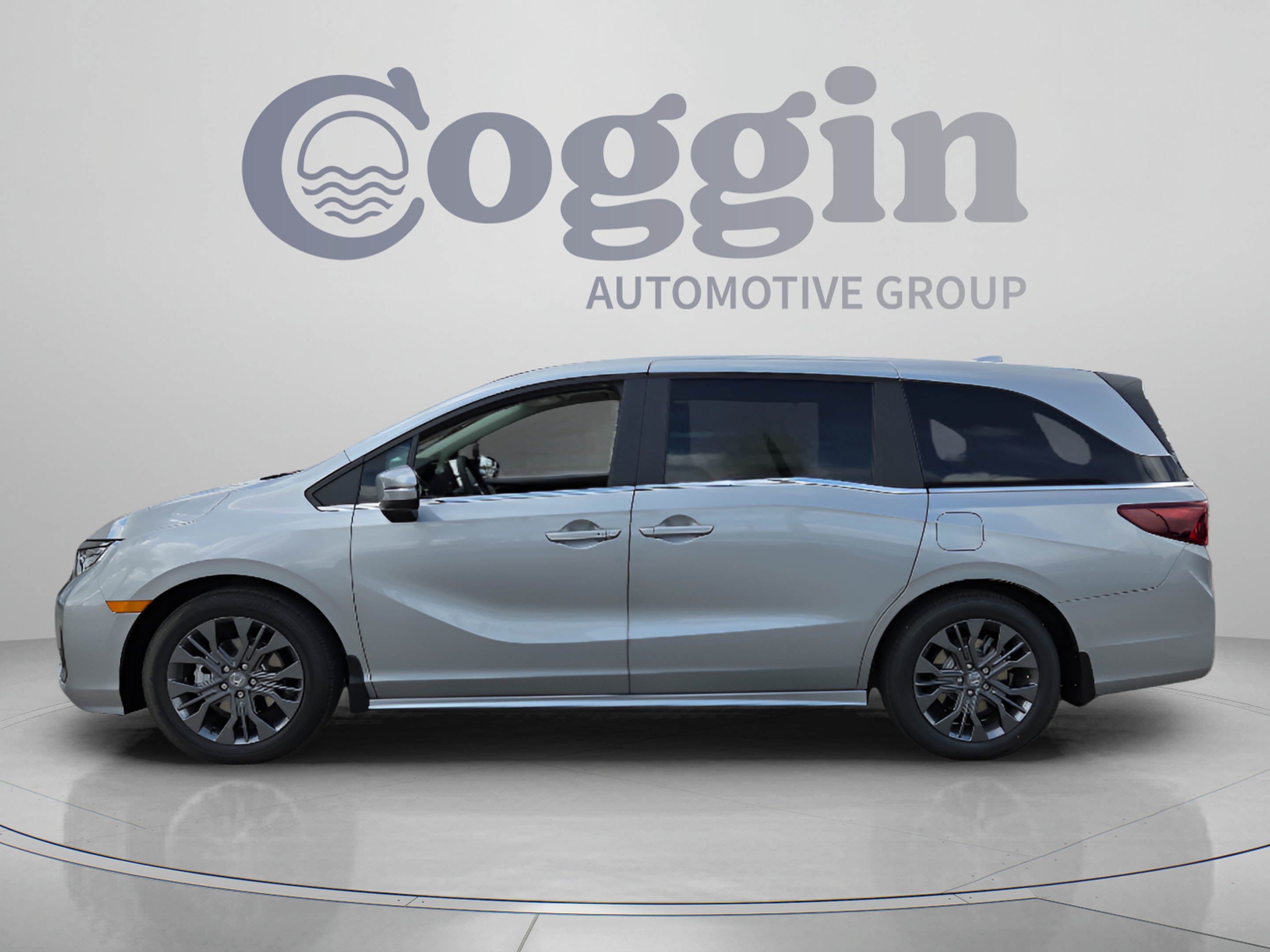 Used 2026 Honda Odyssey Touring image 2