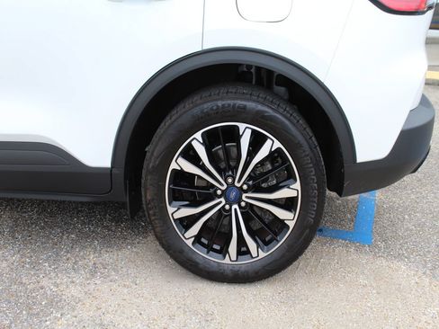 Used 2022 Ford Escape SE w/ SE Sport Appearance Package AWD/4WD image 20