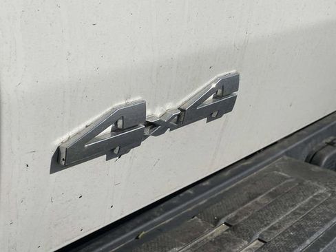 Used 2025 Toyota Tacoma SR AWD/4WD image 9