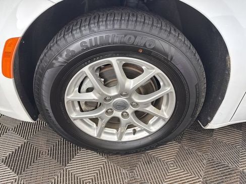 Used 2023 Chrysler Pacifica Touring-L FWD image 27