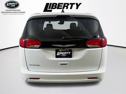 Used 2024 Chrysler Voyager LX FWD image 4
