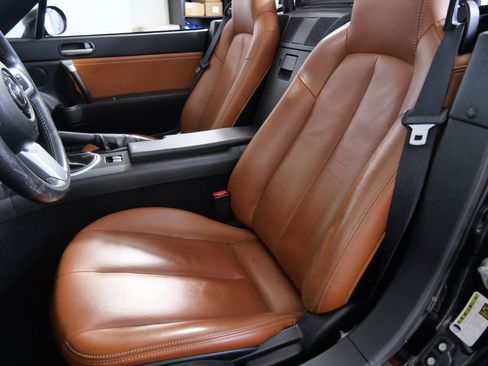 Used 2008 MAZDA MX-5 Miata Grand Touring w/ Premium Pkg image 14