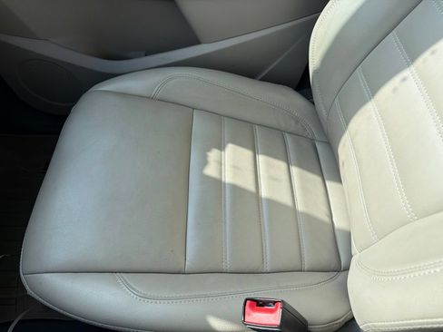 Used 2019 Ford Escape Titanium AWD/4WD image 24