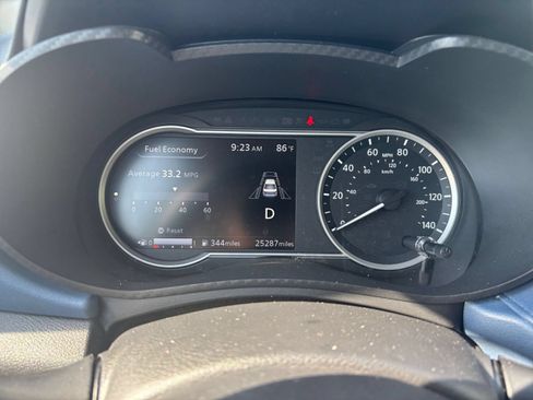 Used 2025 Nissan Versa SV FWD image 35