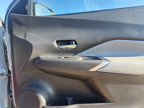 Used 2023 Nissan Kicks SR w/ SR Premium Package image 9