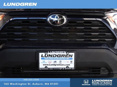 Used 2021 Toyota RAV4 XLE w/ Convenience Package image 31