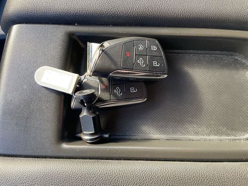 Used 2024 Chevrolet Silverado 1500 LT image 34