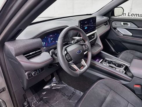 Used 2025 Ford Explorer ST w/ Sun And Sound Package AWD/4WD image 9