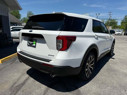 Used 2022 Ford Explorer ST-Line AWD/4WD image 3