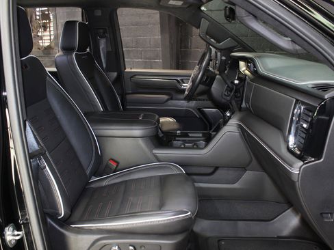 Used 2024 GMC Sierra 2500 AT4X image 60