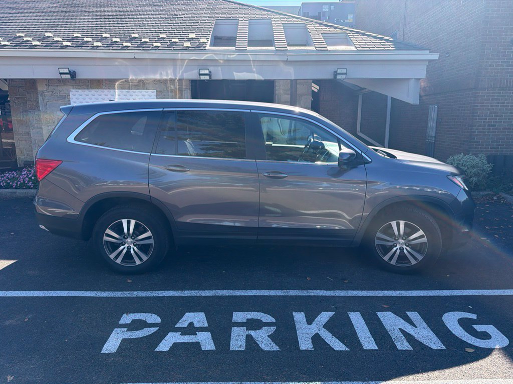 Used 2018 Honda Pilot EX image 7