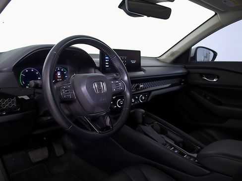 Used 2025 Honda Accord EX-L image 13