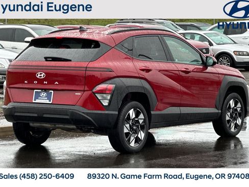 Used 2024 Hyundai Kona SEL image 3