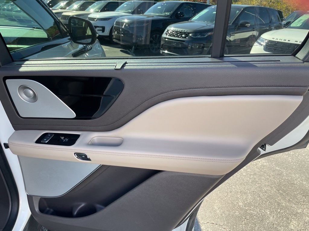 Used 2023 Lincoln Aviator Reserve w/ Equipment Group 201A AWD/4WD image 14