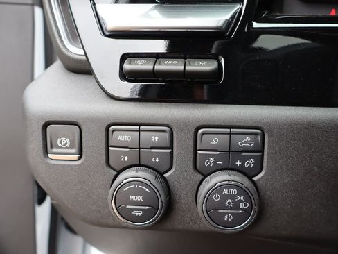 New 2025 Chevrolet Silverado 3500 LTZ w/ LTZ Premium Package image 18