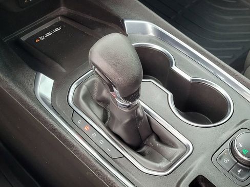 Used 2023 Chevrolet Traverse LT image 24