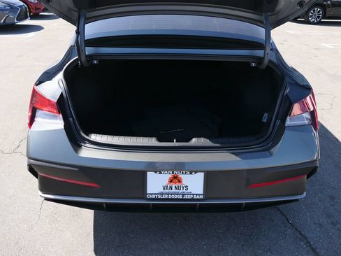 Used 2025 Hyundai Elantra Sport FWD image 20