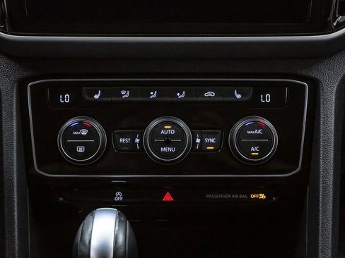 Used 2023 Volkswagen Atlas SE image 18