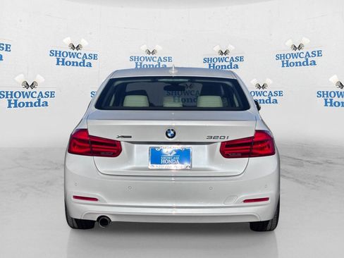 Used 2018 BMW 320i xDrive Sedan AWD/4WD image 7