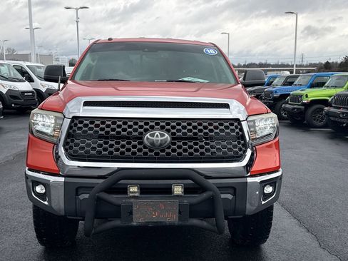 Used 2018 Toyota Tundra SR5 w/ TRD Off Road Package image 8
