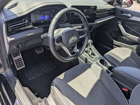 Used 2025 Volkswagen Jetta Sport FWD image 17