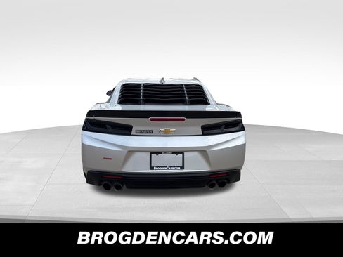 Used 2018 Chevrolet Camaro SS RWD image 7